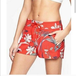 Athleta Hudson Shorts- Iris Garden on Fire